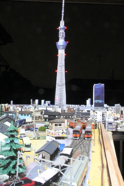 総工費１万円のミニレイアウトに巨大東京スカイツリーが出現 湘南急行鉄道物語