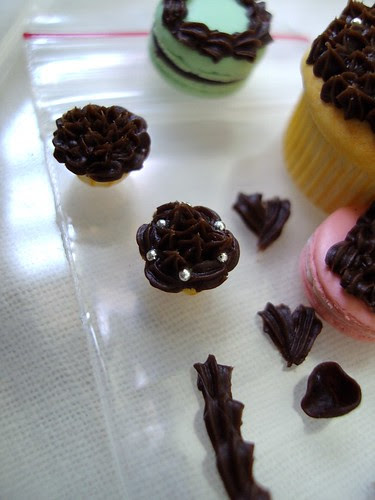 1 12 cupcakes