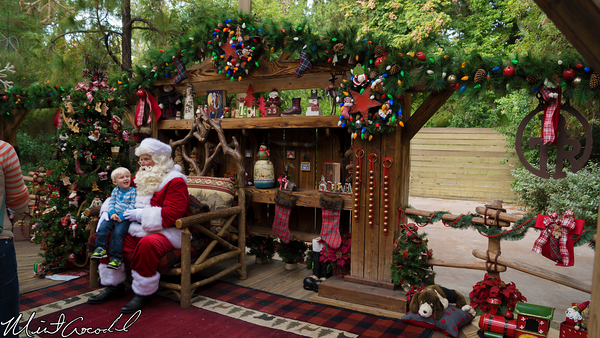 Disneyland Resort, Disneyland, Big Thunder Ranch, Jingle Jangle Jamboree, Santa, Claus, Mickey, Chip, Dale, Pluto