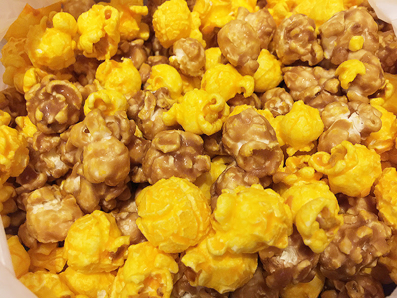 381 いただきもの 2つの味を楽しめて 想像以上の美味しさ ギャレット ポップコーン ショップス さくのもぐもぐblog