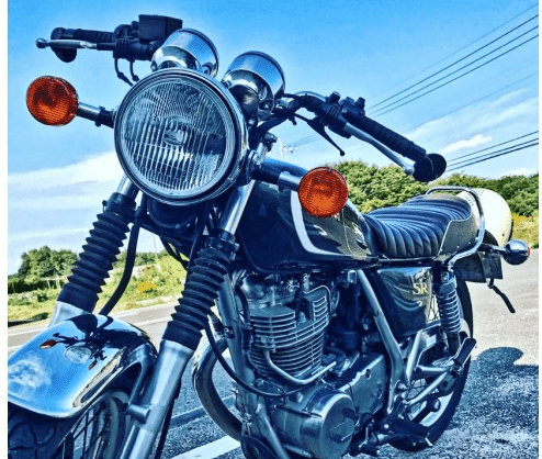 悩みを解消 Sr400のおすすめカスタム14選 Moto Fan R