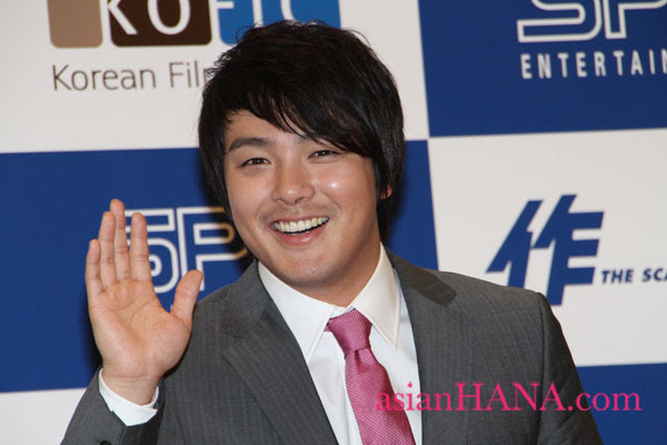 作戦 The Scam 主演パク ヨンハ イ ホジェ監督緊急来日記者会見 アジアンエンタメ情報サイト アジアンハナ Asian Hana Com