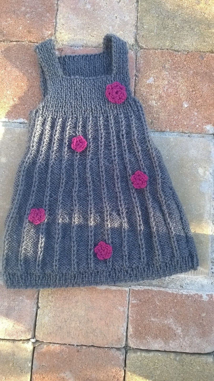 Modele Gratuit Robe Bebe Au Tricot Taille 3 6 Mois Laines Passion Com