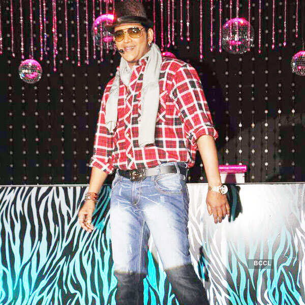 Ravi Kishan seen in his element at the first look unveiling of Ameesha Patel's production house movie 'Desi Magic', held in Mumbai, on April 2, 2013. (Pic: Viral Bhayani) 