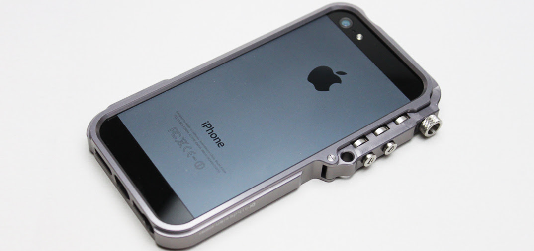 レビュー 無駄にゴツいiphone5 5s用アルミバンパー Trigger Bumper Case By 4thdesign