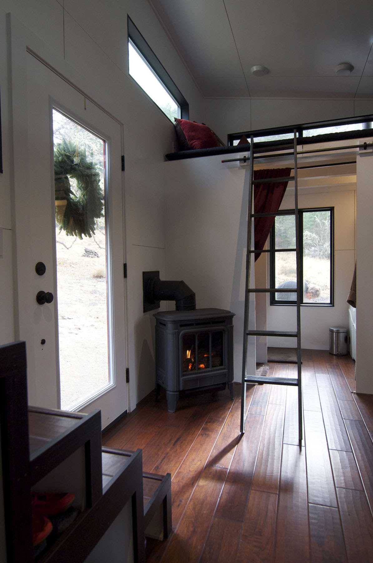 who builds container homes