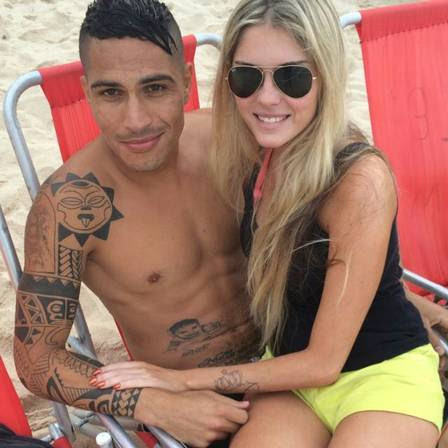 Bárbara Evans e o jogador peruano Paolo Guerrero