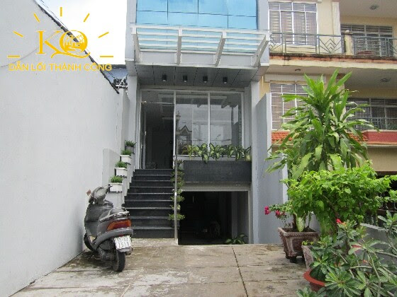 mặt trước tòa nhà