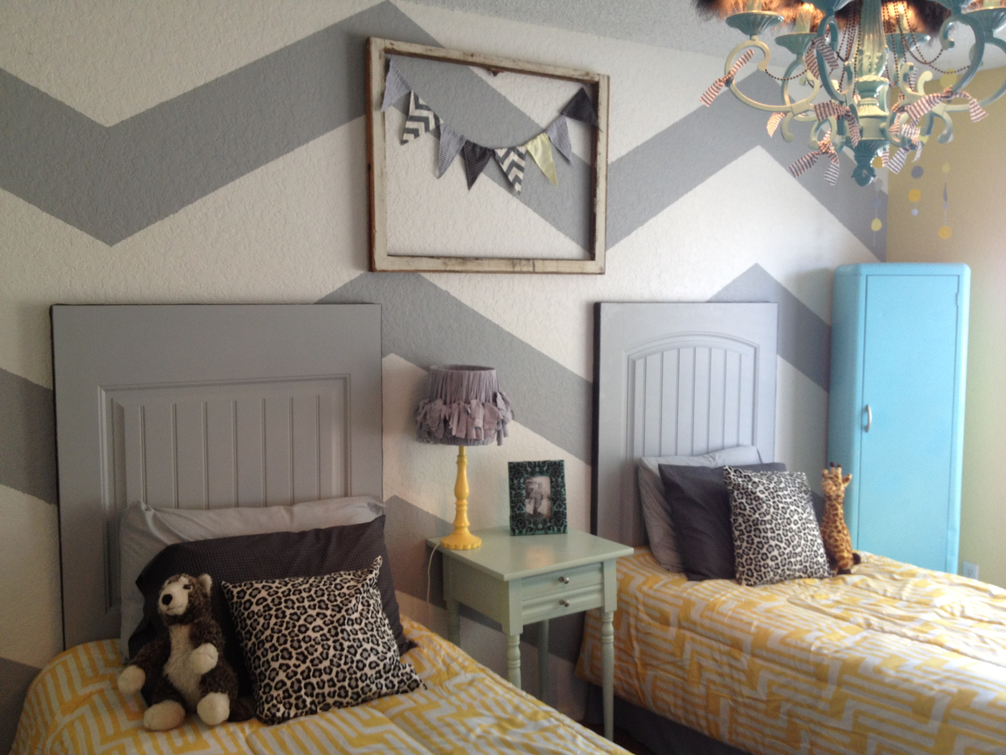 Diy Yellow And Gray Bedroom(33).jpg