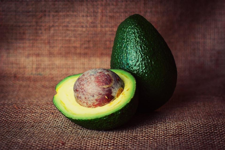 avocado-933060-960-720-a46df45e0d74ef0e63958b4e9963843f.jpg