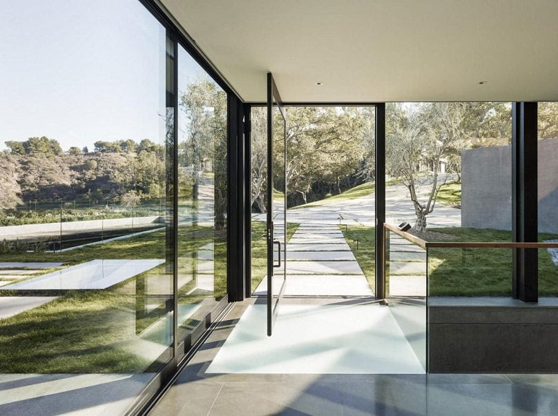 The Oak Pass House By Walker Workshop 11