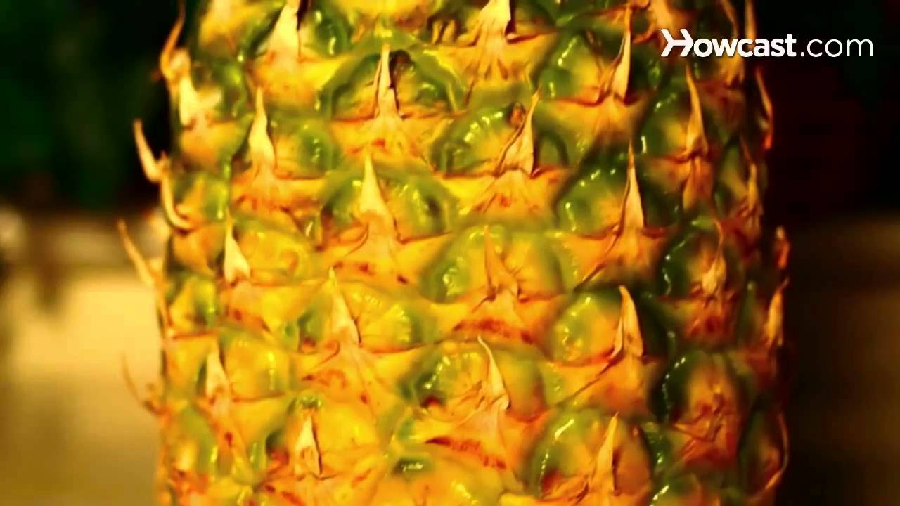 How to Tell if a Pineapple is Ripe - YouTube