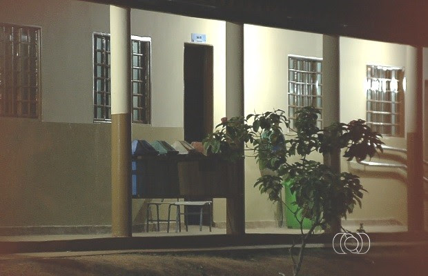 Vigilante é morto a tiros dentro de escola enquanto estava com menor em Goiás (Foto: Reprodução/TV Anhanguera)