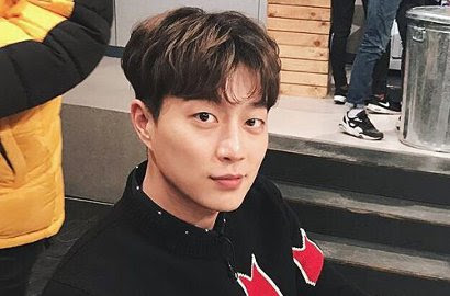 Nama yang digunakan Doo Joon, Yang tak bisa memperkenalkan diri sebagai member Beast http://ift.tt/20kt43r - Berita Terkini Doo Joon Terbaru Hari Ini -Para personel Beast belum lama ini keluar dari agensi lama mereka, Cube Entertainment, usai kontrak mereka berakhir. Yoon Doo Joon dan kawan-kawan pun membentuk agensi independen yang diberi nama Around US Entertainment. 