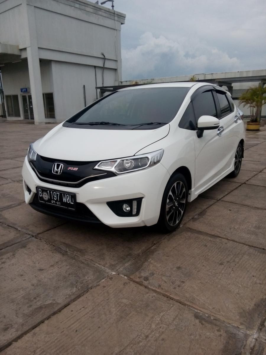 Honda Jazz Rs matic 2016 putih km 3000 - MobilBekas.com