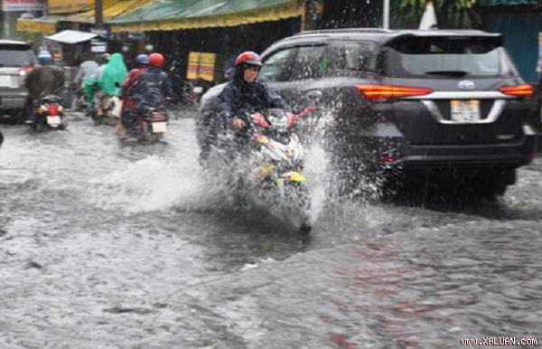 Các tỉnh ven biển Trung Bộ và Nam Bộ sắp có mưa to. Ảnh minh họa