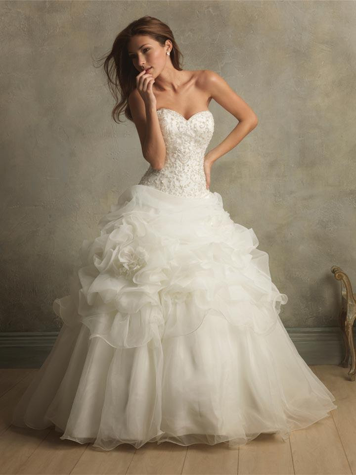 Ivory Floral Organza Ball Gown Designer Vintage Wedding Ivory Floral Organza Ball Gown Designer Vintage Wedding