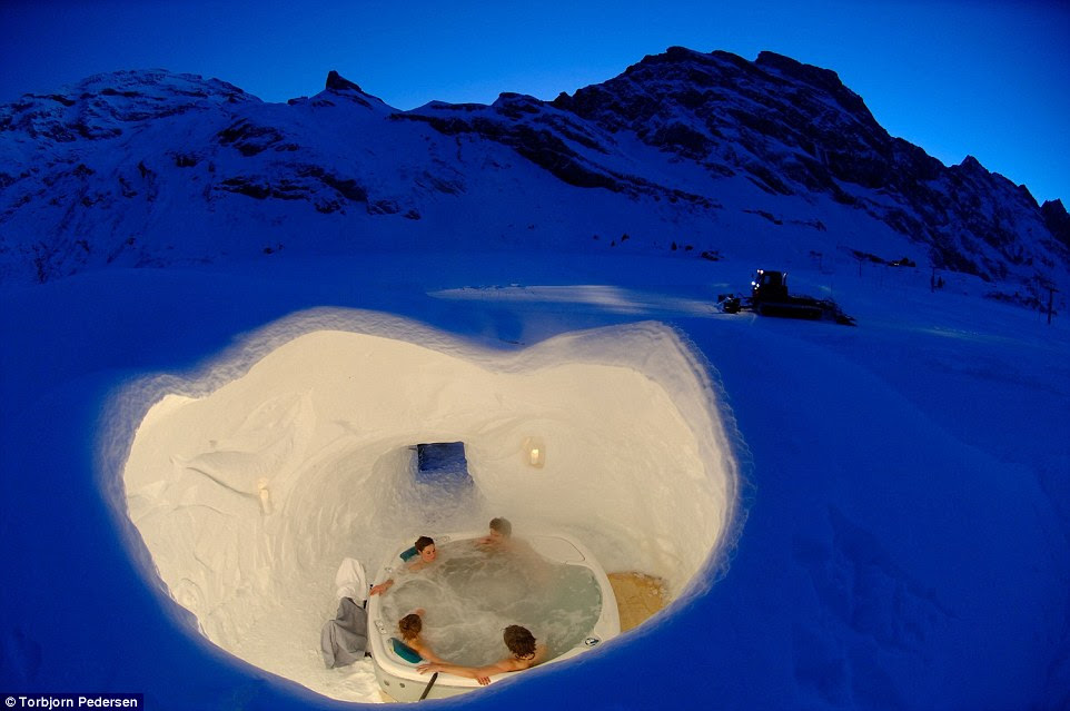 Couples can enjoy a romantic suite and the chance to sleep in a pile of sleeping bags and sheepskin rugs to keep warm