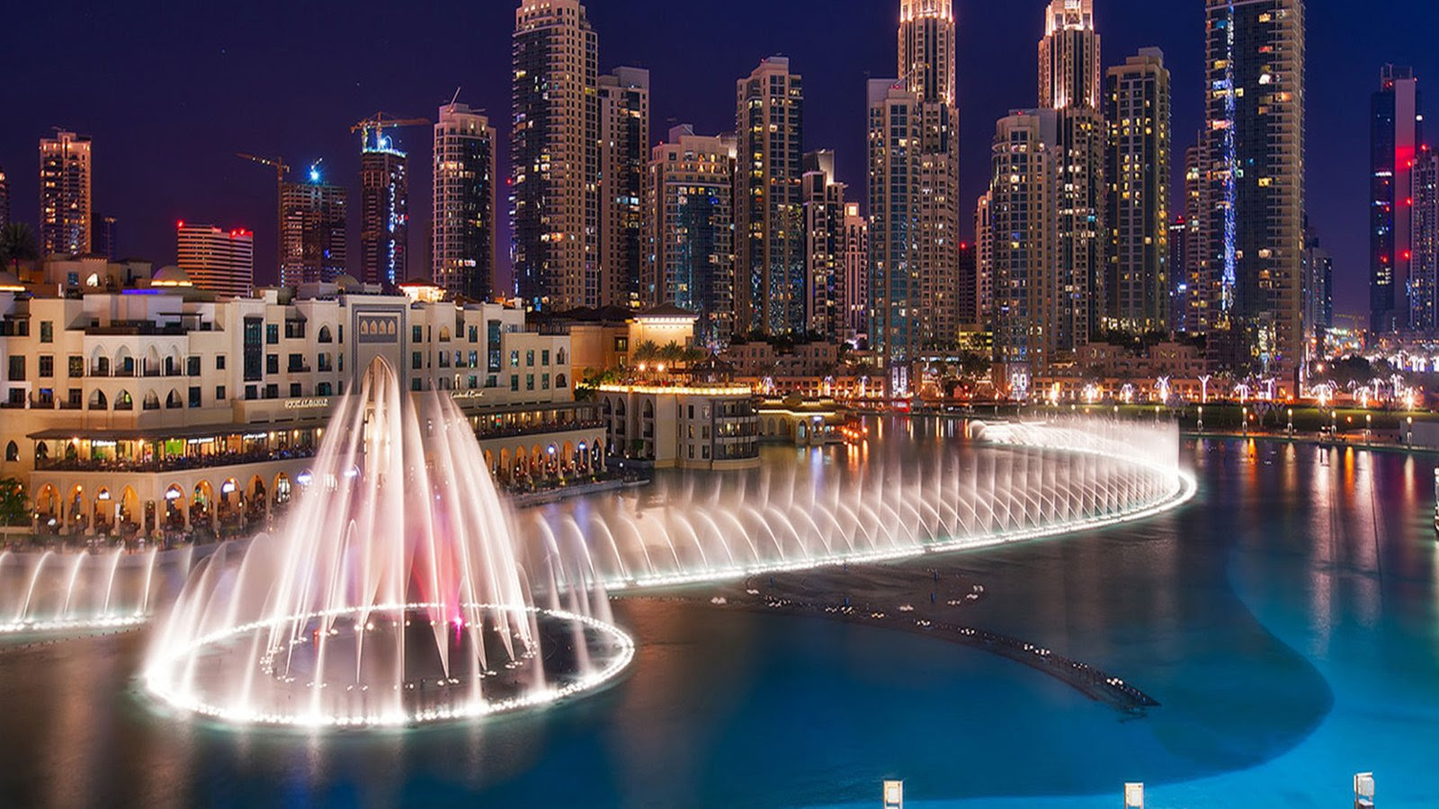 Dubai Fountains–fountain On The Burj Khalifa Lake 