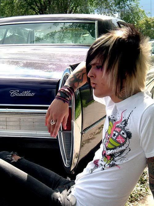 http://i234.photobucket.com/albums/ee136/suwarnaadi/emo/emo4.jpg