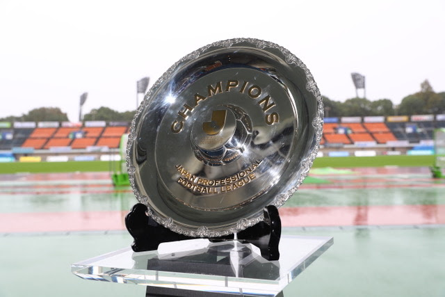 追加情報 J1昇格 J2優勝記念 シャーレ 球軌道 ホームタウン展示ツアー実施のお知らせ 湘南ベルマーレ公式サイト