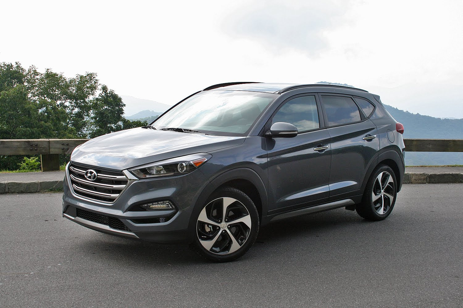 Hyundai Tucson Micron Grey  amazing photo gallery, some information