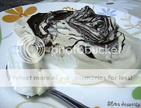 Meringue with coffee cream | Silver desserts