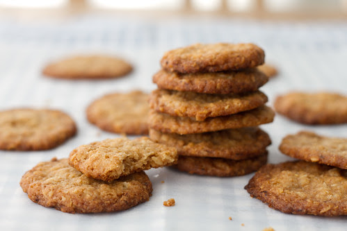  a batch of cookies spiked with ground ginger would be most suitable for Christmas Gingery oatcakes or oaty gingersnap cookies? You'll decide.