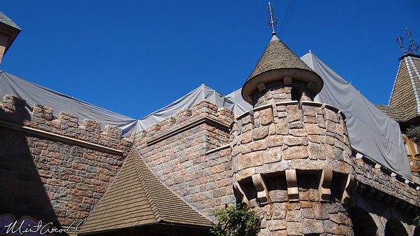 Disneyland, Sleeping Beauty Castle, Scaffolding