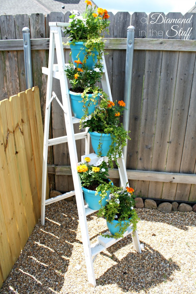 Awesome DIY Backyard Makeover