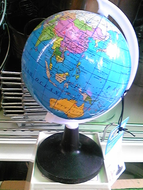 100円でミニ地球儀が買える 100円でできるゆるかわ快適部屋