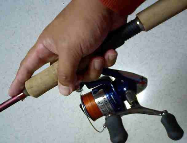 エギングロッドの握り方 それでもやっぱり僕はエギを投げるっ