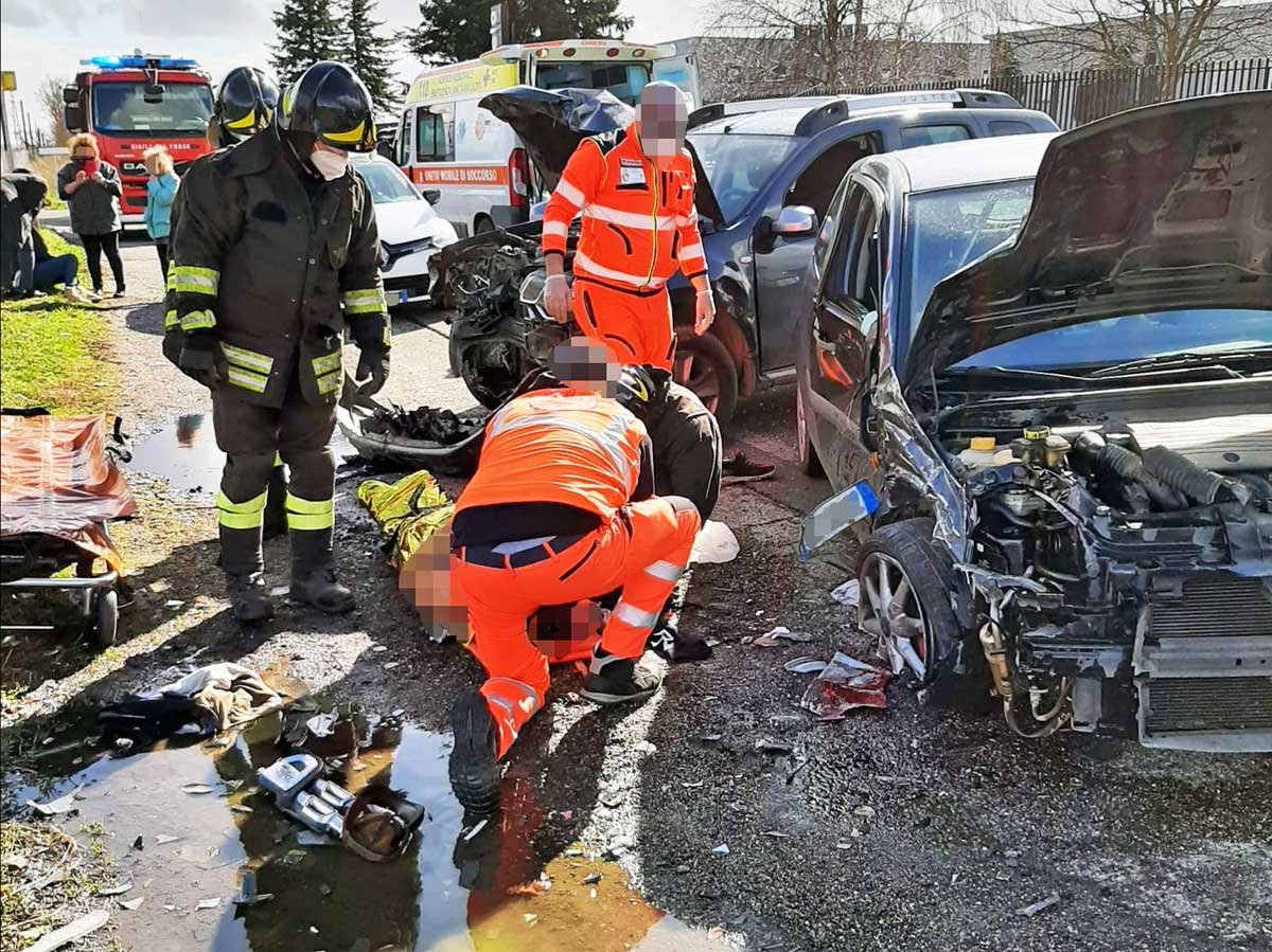 Frontale tra auto: grave 30enne, ferite anche mamma e figlia - Tusciaweb.eu