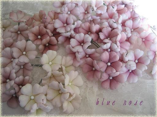 完成 布花リース 砂糖菓子のような 小花たち 花びらの行方