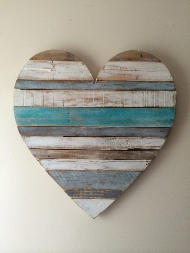 16 Inspirational Handmade Pallet Wood Wall Decor Ideas To Show Off Your Creativity