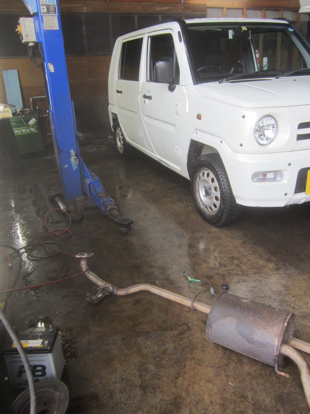 ダイハツ ネイキッドの整備 修理の事例です 函館市のお客様です J 1one サトウ自動車