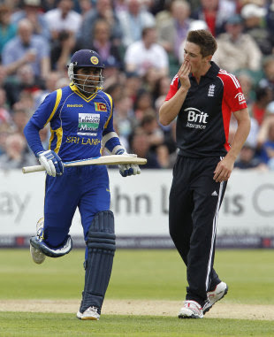 Jayawardene crushes lacklustre England
