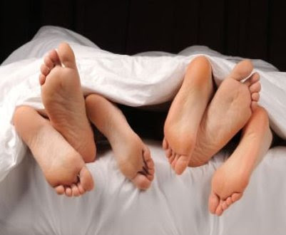 Threesome Cunnilingus And Position WomanOnTop