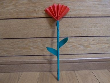 母の日は孫から手作りプレゼント 子供にも簡単なカーネーションの作り方