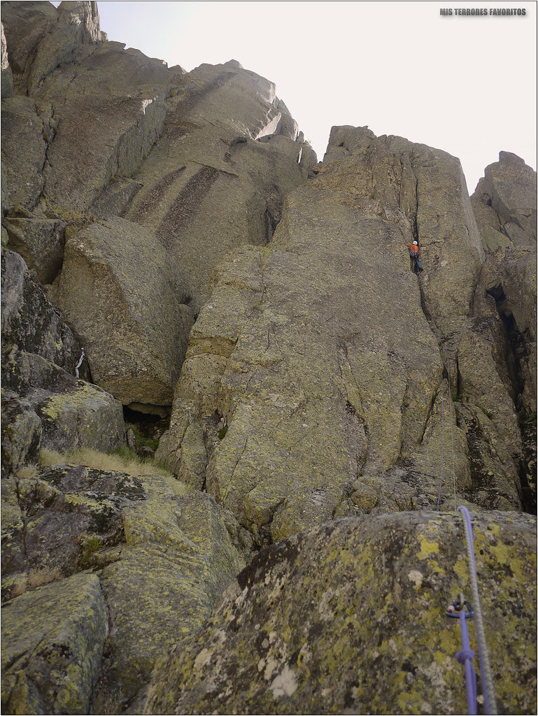 ESPOLÓN VISTRAZU 360 m ED 6b - BERROQUERAS PARED OESTE