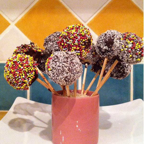 Activites Manuelles Pop Cakes Minute Sans Cuisson Fr Hellokids Com