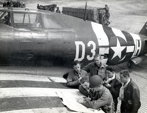 368th Fighter Group P-47 and pilots
