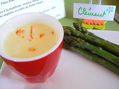 asperges vertes, sauce mousseline à l'orange.jpg