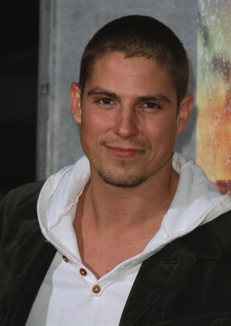 Top 100 Most Beautiful Men (100 pics)
