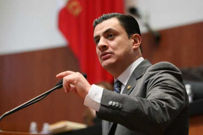 José María Martínez, presidente de la Comisión de la Familia y el Desarrollo Humano del Senado
