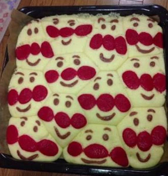 ツムツムの新しい仲間にアンパンマンが出たよ と言っていたが予想より気持ち悪い ケーキへのボケ ボケて Bokete