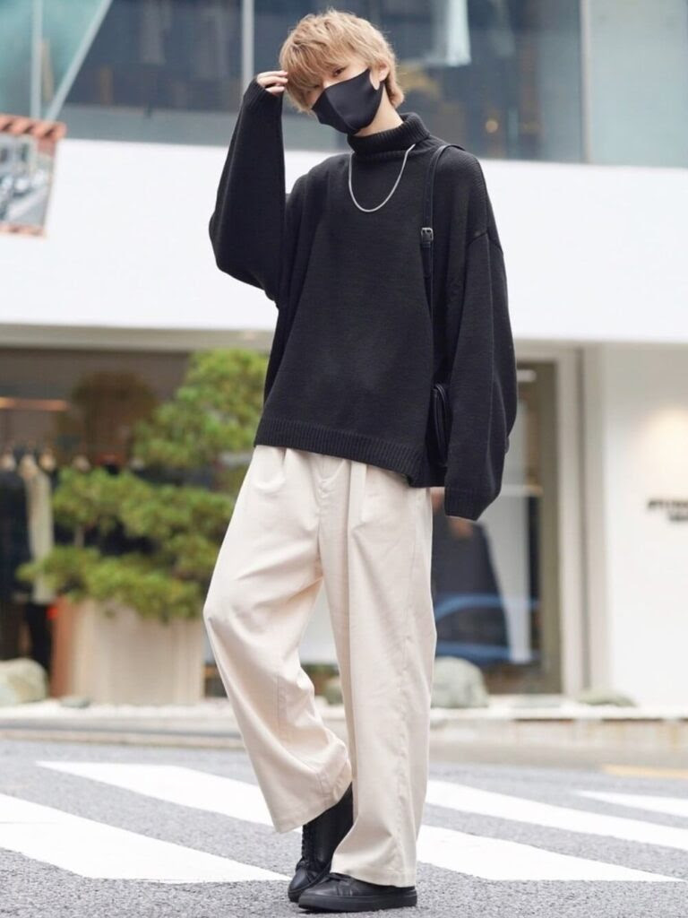 ニット セーター 黒 のメンズの秋コーデ 人気の黒のニット セーターを紹介