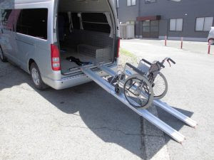 完了しました ハイエース 車椅子移動車 自作 車の画像無料