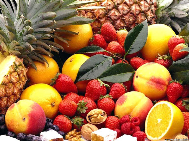 Selalu membiasakan diri untuk mengonsumsi makanan rendah lemak dan tinggi serat. Misalnya, buah-buahan segar dan konsumsi air putih secukupnya. 