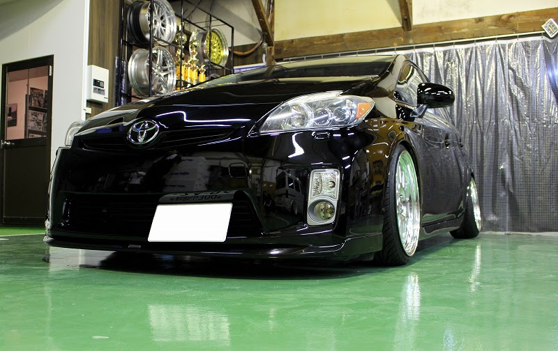 Gallery 30プリウス ホイール変更 車高 キャンバーセッティング 大阪府和泉市の株式会社 ピアレス